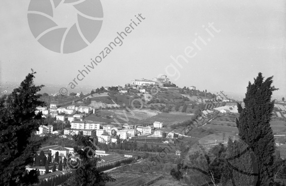Vista panoramica della Basilica del Monte vista dai Cappuccini Santa maria collina case campi