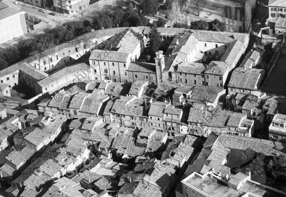 Veduta aerea di San Biagio e di parte della Valdoca Via aldini via Braschi tetti