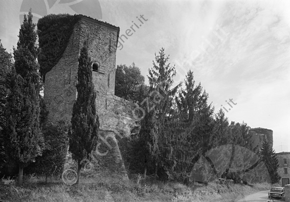 Mura e Torri del castello di Monteleone torrione 