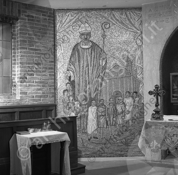 Mosaico a sinistra Duomo di cesena Cattedrale di San Giovanni Battista pAnche legno