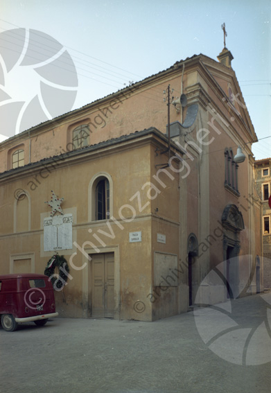 S.Agata Feltria Chiesa parrocchiale Piazza Garibaldi Stella pulmino