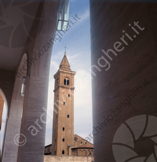 Campanile del Duomo dai portici OIR Cattedrale Portici