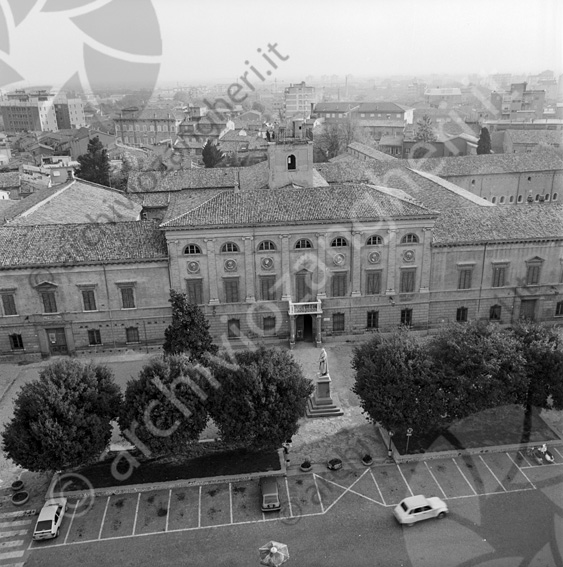 Piazza Bufalini con Liceo e panoramica di Cesena dal Ridotto Monumento statua scultura alberi vista veduta panorama biblioteca malatestiana liceo classico