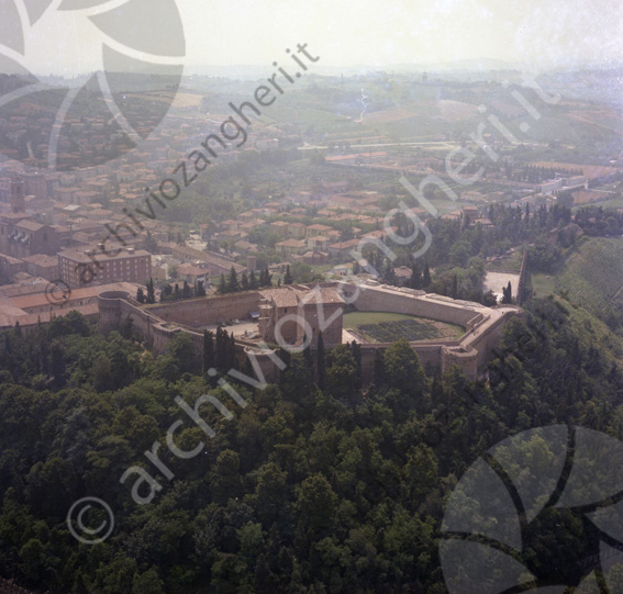 Veduta aerea di Cesena con la Rocca Malatestiana Rocca malatestiana mura e torrioni vista veduta panoramica panoramica