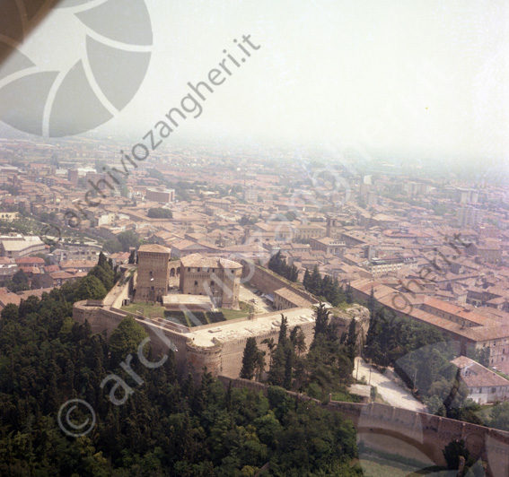 Veduta aerea di Cesena con la Rocca Malatestiana Rocca malatestiana mura e torrioni vista veduta panoramica panoramica 