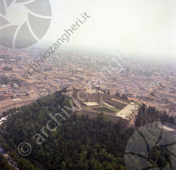 Veduta aerea di Cesena con la Rocca Malatestiana Vista veduta panorama panoramica parco delle rimembranze rocca malatestiana palco platea