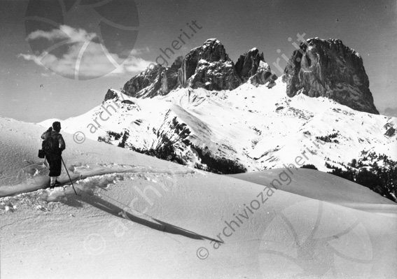 Panorama Dolomiti Montagna neve innevata scalatore
