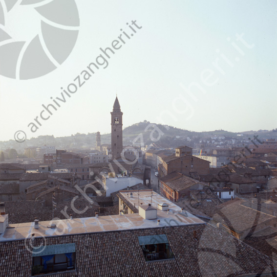 Panoramica dal Ridotto con vista del Duomo e S.Maria del Monte (vedi AS_599 x BN) Cattedrale basilica tetti veduta panorama