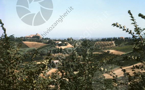 Panoramica Abbazia S.Maria del Monte e colline Basilica convento Santa Maria colline campi coltivati