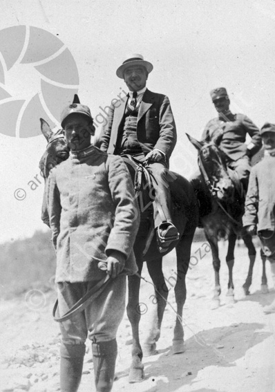 Ubaldo Comandini presso la Brigata Marche : Stelvio : 1917 Soldati mulo asino