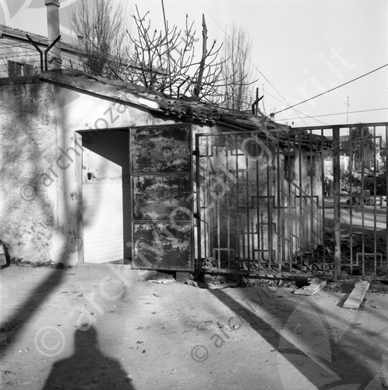 Scuole S.Carlo di Cesena Cancello porta di ferro bagno cortile