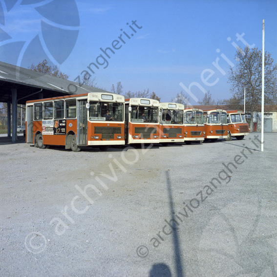 Autobus urbani tram Fiat autisti piazzale
