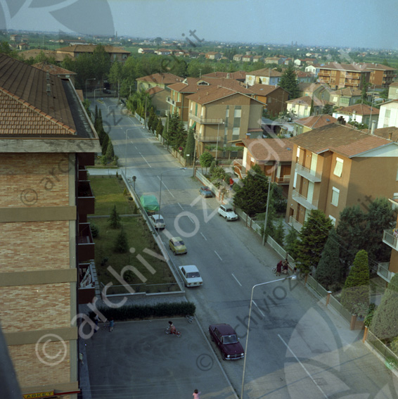 Via Lucania Illuminazione stradale Illuminazione stradale Cesena case condomini strada auto