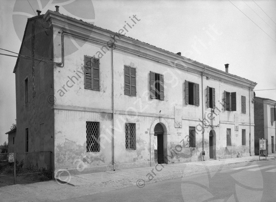 Scuole Macerone ora sede C.A.I. Club Alpino Italiano Sezione di Cesena casa strada lapide ora sede C.A.I