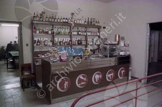 Circolo Renato Serra bar bancone bar bottiglie macchina de caffè