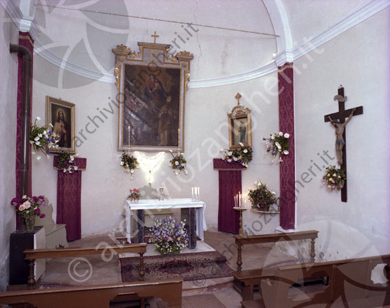 Marchesa Baratelli interno cappella chiesa altare cappella crocifisso panche 