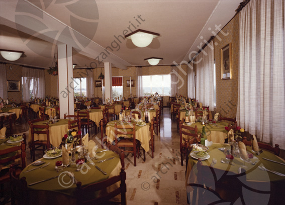 Hotel Promenade Cesenatico sala da pranzo sala da pranzo tavoli sedie apparecchiata