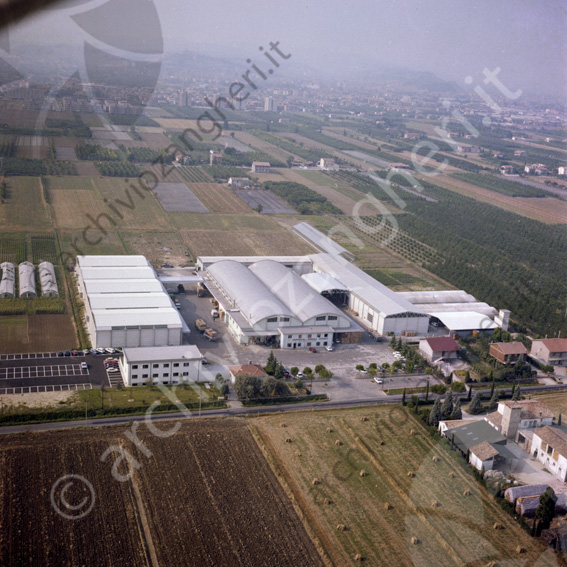 C.A.C. Coop. Agricola Cesenate aerea capannone industriale parcheggio