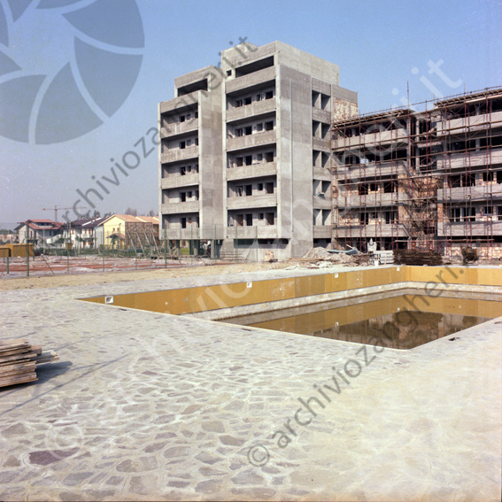 Costruzione Residence Mosaico (Rubino) Lido Adriano costruzione impalcature ponteggi piscina cantiere edile