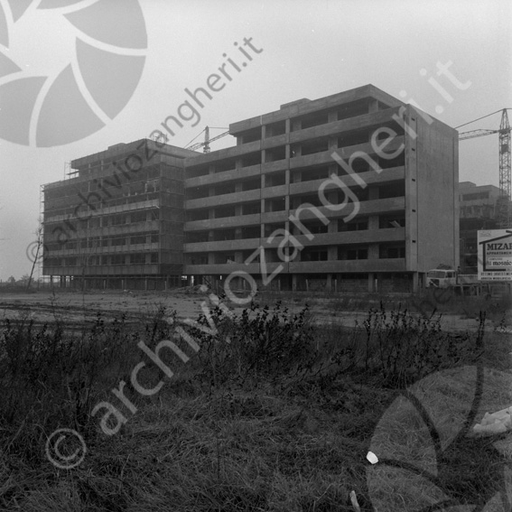 Costruzione Residence Mosaico (Quarzo) Lido Adriano condominio gru terrazze edificio