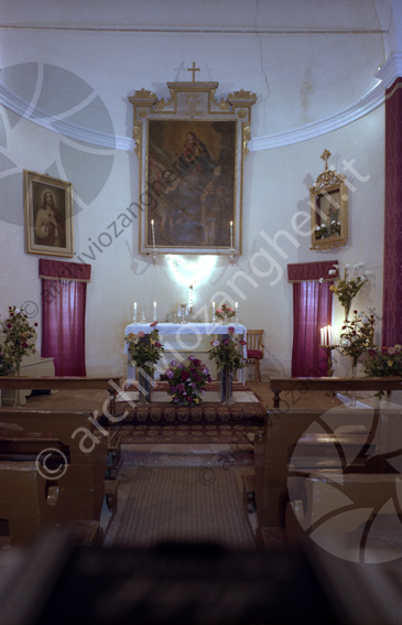 Marchesa Baratelli interno Cappella privata altare panche