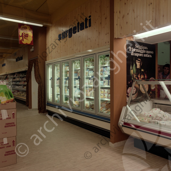 SUPER CONAD Borgo S.Michele interni supermercato surgelati