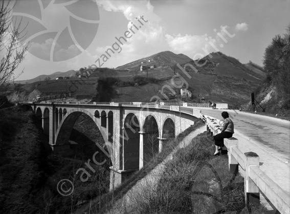 Ponte Lagaccio Sarsina Strada regionale umbro casentinese romagnola SR71 asino strada panorama colline