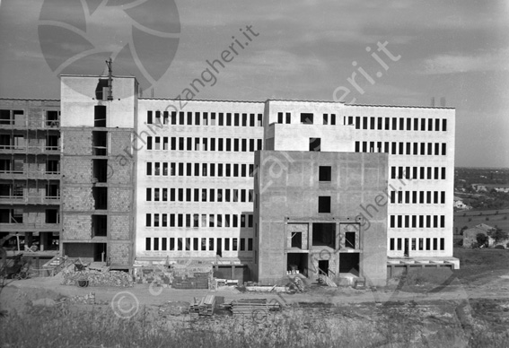 Cantiere costruzione Ospedale di Cesena retro grezzo edile ponteggi impalcature