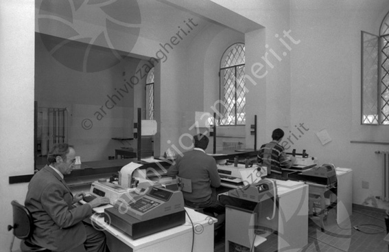 Comune interni Ufficio impiegati stampanti calcolatrici macchina da scrivere sportelli 