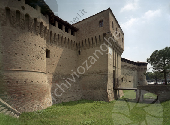 Rocca di Forlimpopoli Forlimpopoli Castello con ponte levatoio muri torrioni mura