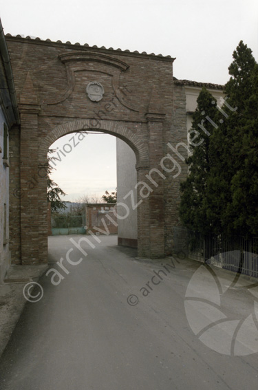 Porta di Montenovo Arco passaggio