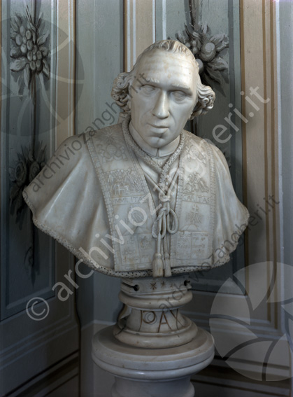 Basilica del Monte busto del Canova Busto statua scultura
