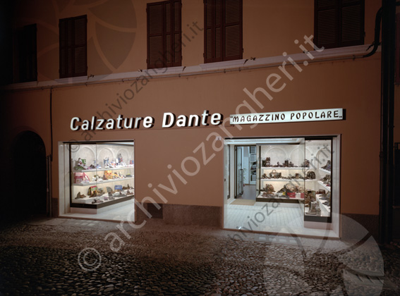 Negozio calzature Dante Viale Mazzoni Scarpe vetrine magazzino popolare