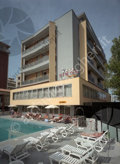 Hotel Simon Gatteo mare Albergo palazzo piscina lettini bagnanti ombrelloni