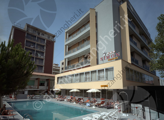 Hotel Simon Gatteo mare Albergo piscina lettini bagnanti ombrelloni terrazze