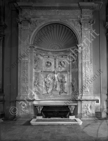 Duomo di Cesena altare S.Giovanni Cattedrale di San Giovanni Battista bassorilievo 