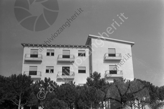 Hotel Ritz Milano Marittima esterno ora Hotel Mazzanti Albergo terrazza pini 