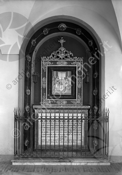 Convento di Longiano Cappella croce dipinto lapide