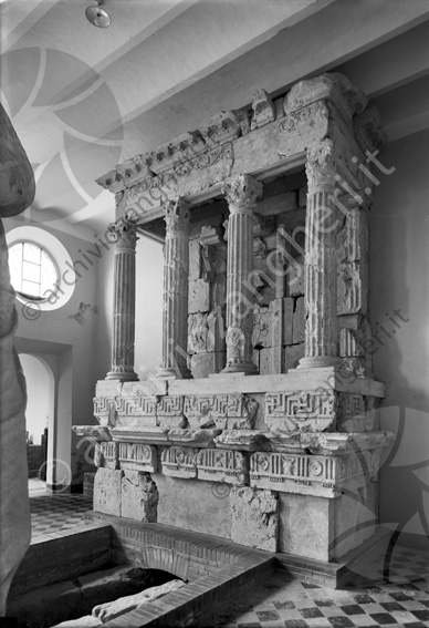 Museo di Sarsina Mausoleo di Rufo colonne romane greca capitelli