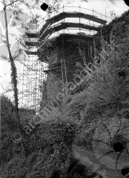 Torrione Rocca Malatestiana di Cesena con impalcatura impalcatura lavori ristrutturazione 