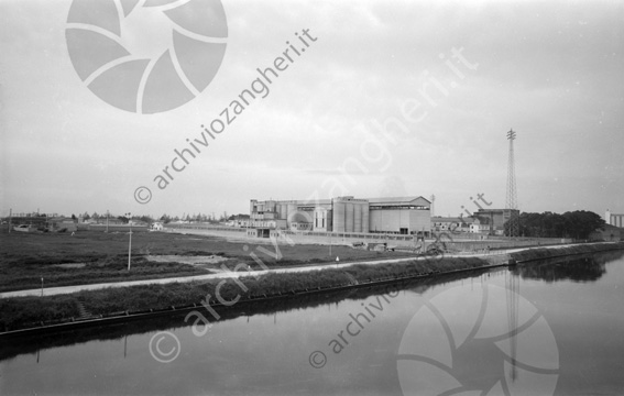 Cementificio Ferruzzi Ravenna stabilimento industriale fiume traliccio canale candiano