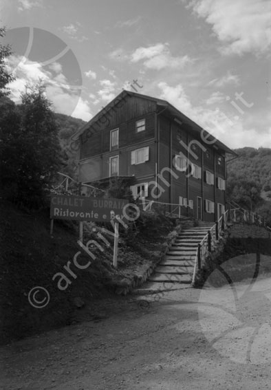 Chalet della Burraia Campigna rifugio montagna scale strada insegna