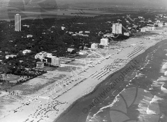 veduta aerea di Milano Marittima panoramica riviera spiaggia mare grattacielo marinella royal palace