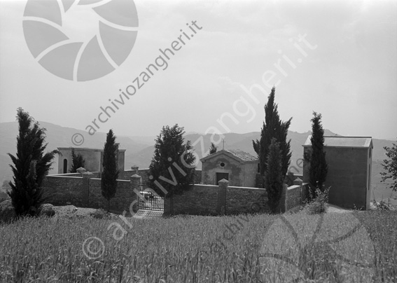 Ardiano cimitero di Rudigliano cancello cipressi