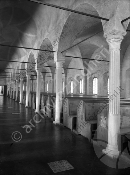 Biblioteca Malatestiana Aula del Nuti portico colonne banchi volte