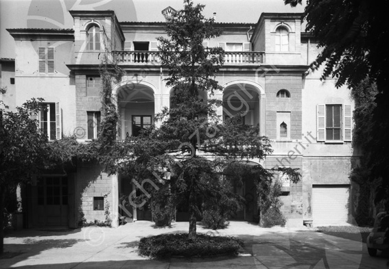 Palazzo Ceccaroni Facciata interna albero corte giardino terrazzo portico