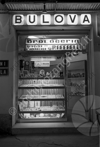 Oreficeria Bodellini Cervia vetrina negozio orologeria bulova raffaele gioielli