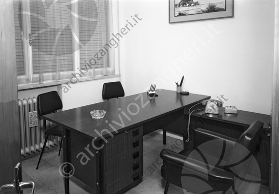 LLOYD Adriatico interno uffici poltroncina scrivania portacenere portapenne 