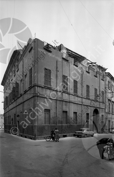 Demolizione Palazzo Tonti in Via Manfredi esterno strada pericolante