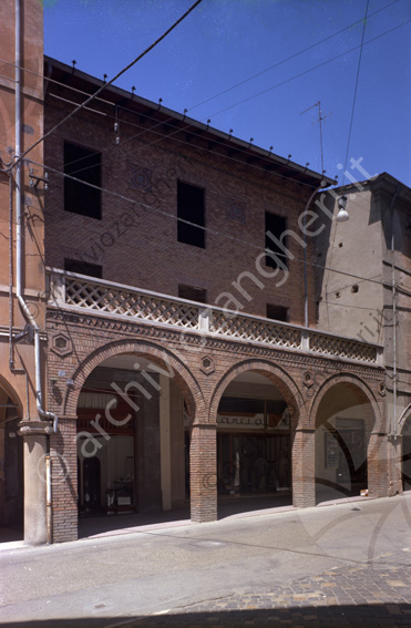 Palazzo Damerini Via Zeffirino Re Barcia negozio terrazza palazzo antico Portici